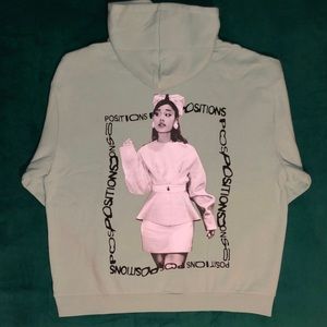 ISO!! LOOKING FOR THIS HOODIE AN XXL OR XXXL